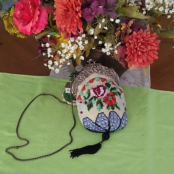 TODAY ONLY Christiana,Vintage beaded bag 100% silk - Picture 2 of 15